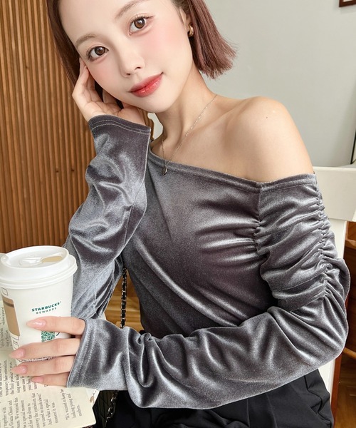 moment+（モーメントプラス）の「シャイニーベロアアシメワンショルプルオーバー（Tシャツ/カットソー・レディース・ブラック/チャコールグレー/グレイッシュベージュ/ブラウン・M）」の20枚目の写真