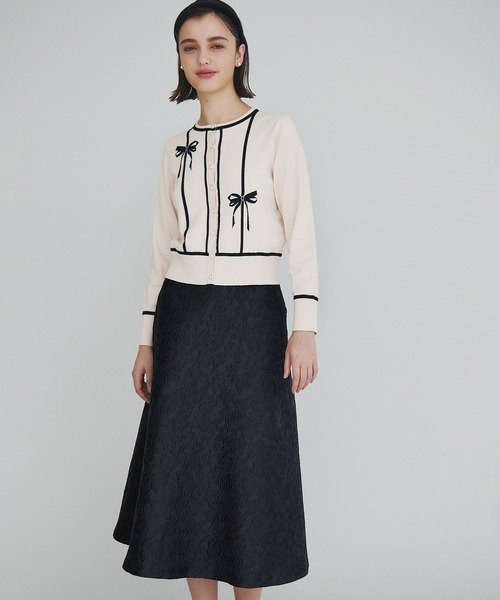 UNIVERVAL MUSE（ユニバーバル ミューズ）の「リボンインターシャニットカーディガン（ニット/セーター・レディース・ピンクベージュ/MD.GRY/ネイビー/オフホワイト・2）」の5枚目の写真