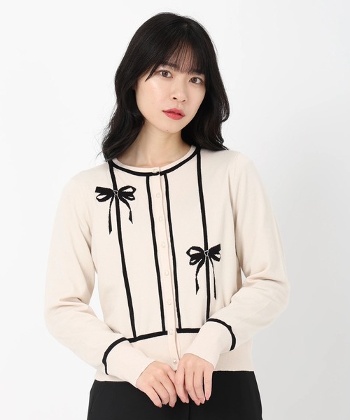 UNIVERVAL MUSE（ユニバーバル ミューズ）の「リボンインターシャニットカーディガン（ニット/セーター・レディース・ピンクベージュ/MD.GRY/ネイビー/オフホワイト・2）」の7枚目の写真