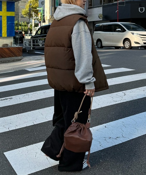 CIAOPANIC TYPY（チャオパニックティピー）の「【ユニセックス】中綿ワッシャーナイロンオーバーサイズベスト（ダウンベスト・メンズ・カーキ/ブラック・LARGE/MEDIUM）」の21枚目の写真