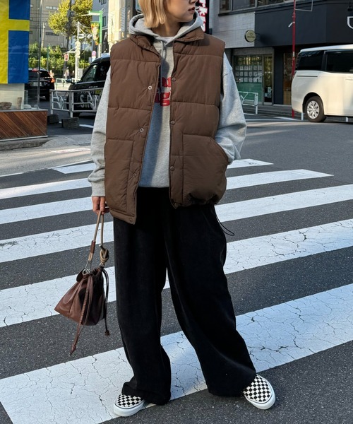 CIAOPANIC TYPY（チャオパニックティピー）の「【ユニセックス】中綿ワッシャーナイロンオーバーサイズベスト（ダウンベスト・メンズ・カーキ/ブラック・LARGE/MEDIUM）」の19枚目の写真