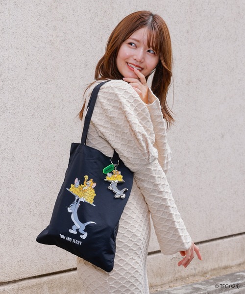 Tom&Jerry(トムアンドジェリー)の「【公式】TOM and JERRY CHEESE DAY トートバッグ(トートバッグ・レディース・ブラック/カーキ/ベージュ・FREE)」の6枚目の写真