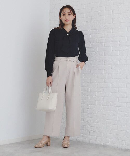 index（インデックス）の「◆《S-LLsize》ストレッチタックワイドパンツ【洗濯機洗い可/吸湿発熱/イージーケア】（その他パンツ・レディース・グレー/ナチュラル/チャコールグレー・38/36/42/40）」の5枚目の写真