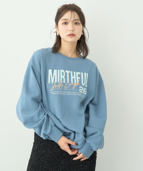 earth music&ecology(アースミュージックアンドエコロジー)の「ヴィンテージ風裏毛ロゴプルオーバー(スウェット・レディース・ブルー/チャコールグレー/ネイビー・FREE)」の13枚目の写真