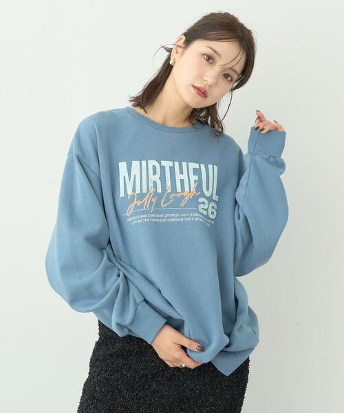 earth music&ecology(アースミュージックアンドエコロジー)の「ヴィンテージ風裏毛ロゴプルオーバー(スウェット・レディース・ブルー/チャコールグレー/ネイビー・FREE)」の14枚目の写真