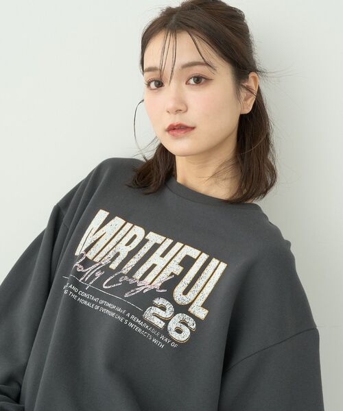 earth music&ecology(アースミュージックアンドエコロジー)の「ヴィンテージ風裏毛ロゴプルオーバー(スウェット・レディース・ブルー/チャコールグレー/ネイビー・FREE)」の19枚目の写真