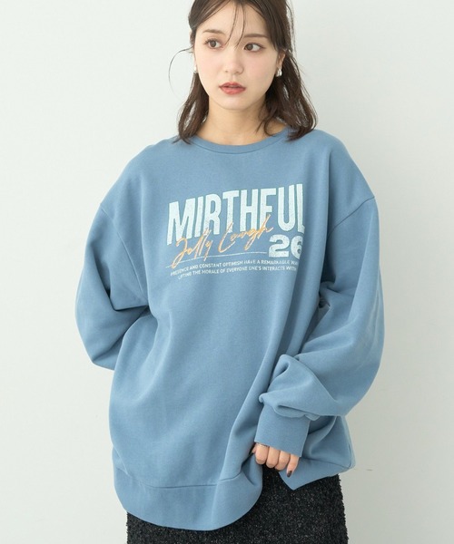 earth music&ecology(アースミュージックアンドエコロジー)の「ヴィンテージ風裏毛ロゴプルオーバー(スウェット・レディース・ブルー/チャコールグレー/ネイビー・FREE)」の3枚目の写真