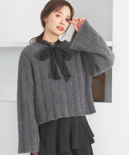 mysty woman（ミスティウーマン）の「フェザーモールショートプルオーバー 287569（ニット/セーター・レディース・グレイッシュベージュ/オフホワイト/チャコールグレー/ライトグリーン・FREE）」の2枚目の写真