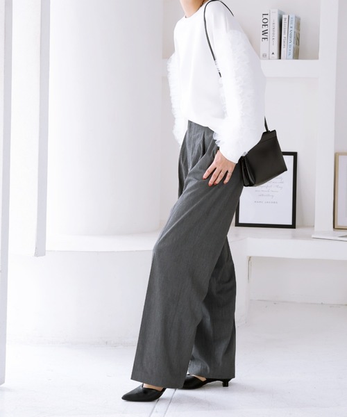 VIVIAN（ヴィヴィアン）の「ポインテッドトゥVカットバックルベルトミュールパンプス（パンプス・レディース・アイボリー/ブラック/シルバー・M/S/LL/L）」の4枚目の写真