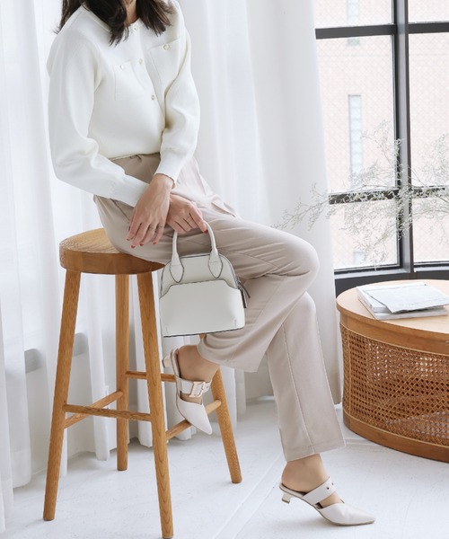 VIVIAN（ヴィヴィアン）の「ポインテッドトゥVカットバックルベルトミュールパンプス（パンプス・レディース・アイボリー/ブラック/シルバー・M/S/LL/L）」の21枚目の写真