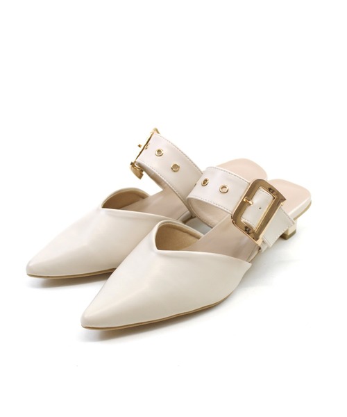 VIVIAN（ヴィヴィアン）の「ポインテッドトゥVカットバックルベルトミュールパンプス（パンプス・レディース・アイボリー/ブラック/シルバー・M/S/LL/L）」の6枚目の写真