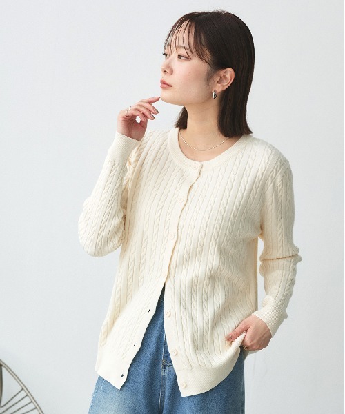 ad thie(アドティエ)の「ケーブルニット カーディガン(カーディガン/ボレロ・レディース・ブラウン/ブラック/ベージュ/グレー/オフホワイト・FREE)」の7枚目の写真