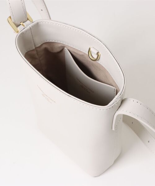 CHRISTIAN VILLA(クリスチャンヴィラ)の「【CHRISTIAN VILLA】レザークロスボディーバッグ(Q56514)(ショルダーバッグ・レディース・ブラウン/アイボリー・ALL)」の5枚目の写真