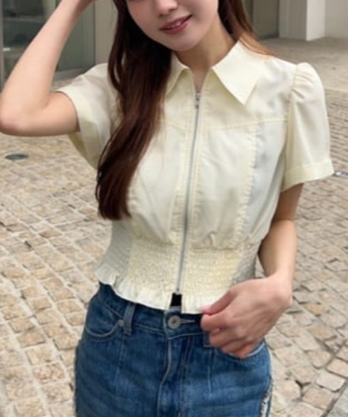 rienda（リエンダ）の「ウエストシャーリングジップブラウス 半袖 夏服（シャツ/ブラウス・レディース・ブラック/ライトイエロー/カーキ/ホワイト/マルチ・MEDIUM/SMALL）」の4枚目の写真