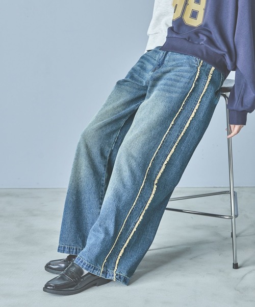 LAKOLE（ラコレ）の「サイドラインフリンジデニム / 290756（デニムパンツ・レディース・ライトブルー/ブラック/ブルー・SMALL/MEDIUM/LARGE）」の3枚目の写真