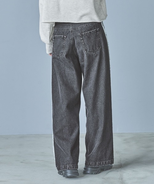 LAKOLE（ラコレ）の「サイドラインフリンジデニム / 290756（デニムパンツ・レディース・ライトブルー/ブラック/ブルー・SMALL/MEDIUM/LARGE）」の12枚目の写真