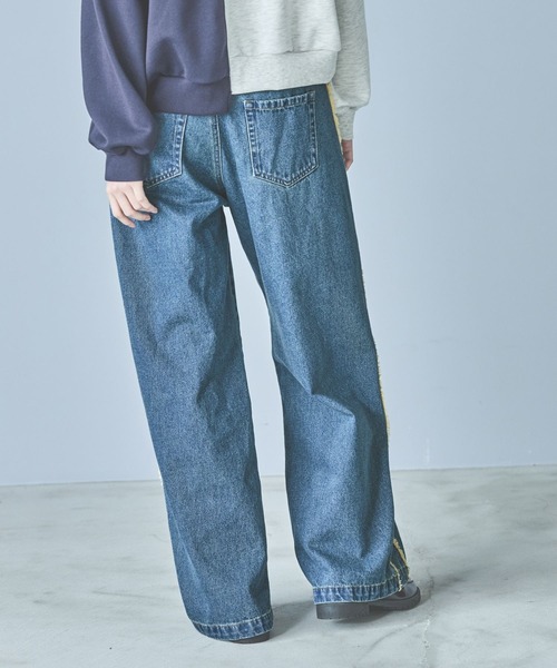 LAKOLE（ラコレ）の「サイドラインフリンジデニム / 290756（デニムパンツ・レディース・ライトブルー/ブラック/ブルー・SMALL/MEDIUM/LARGE）」の18枚目の写真