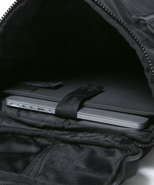 NEW ERA(ニューエラ)の「NEW ERA/ニューエラ バックパック ボックスパック 32L 14521371/14750940(バックパック/リュック・メンズ・ブラック・FREE)」の5枚目の写真
