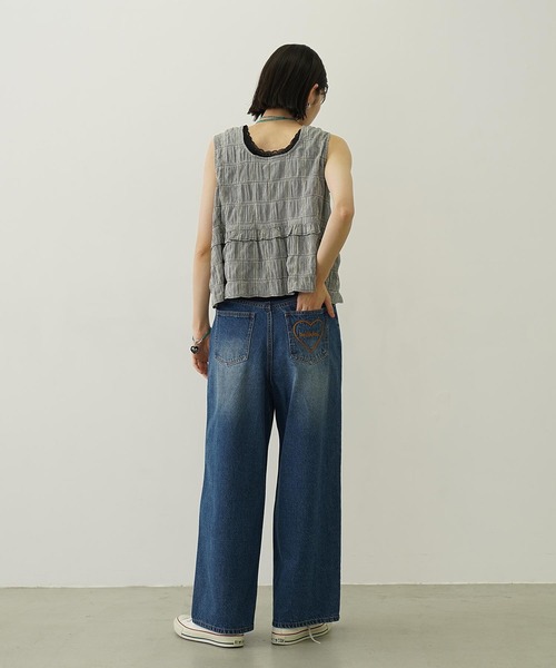 MILKFED.（ミルクフェド）の「COOPER HEART WIDE DENIM PANTS（デニムパンツ・レディース・ライトインディゴブルー/ブラック・S/M）」の8枚目の写真