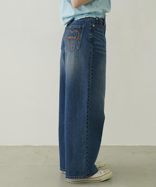 MILKFED.（ミルクフェド）の「COOPER HEART WIDE DENIM PANTS（デニムパンツ・レディース・ライトインディゴブルー/ブラック・S/M）」の13枚目の写真