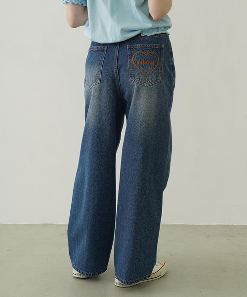 MILKFED.（ミルクフェド）の「COOPER HEART WIDE DENIM PANTS（デニムパンツ・レディース・ライトインディゴブルー/ブラック・S/M）」の14枚目の写真