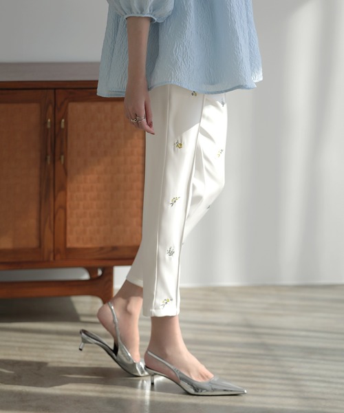 MERAKI（メラキ）の「フラワー刺繍パンツ（その他パンツ・レディース・ホワイト/ピンク/イエロー/ブルー・S/M/L）」の10枚目の写真