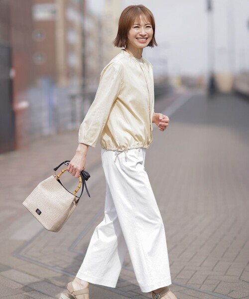 J.PRESS Ladies(J.プレス レディス)の「【洗える・接触冷感・吸水速乾】麻SOLID バンドカラー シャツ ブラウス(シャツ/ブラウス・レディース・イエロー系/カーキ系/ライトグレー系/ホワイト系・XS)」の6枚目の写真