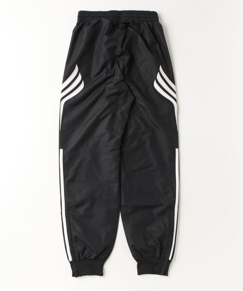 【本日限定価額❗️】Q3オーバーサイズパンツ ワイドパンツ M adidas adidas（アディダス）の「Q3 オーバーサイズ パンツ