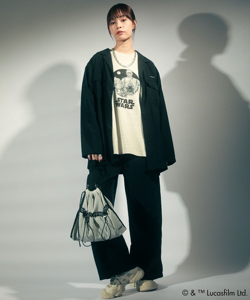 STAR WARS（スターウォーズ）の「STAR WARS/バックプリントシャツ（シャツ/ブラウス・レディース・ブラック/ベージュ・FREE）」の3枚目の写真