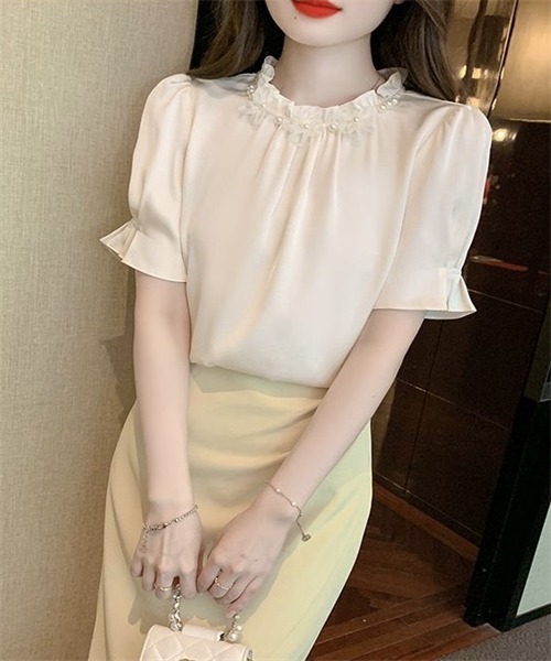 FREE STYLISTS（フリー スタイリスト）の「パールと立体花付け　フリルネックブラウス（シャツ/ブラウス・レディース・ホワイト/ライトグリーン/ピンク・S/L/M）」の5枚目の写真