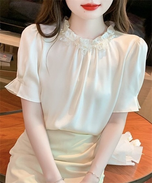 FREE STYLISTS（フリー スタイリスト）の「パールと立体花付け　フリルネックブラウス（シャツ/ブラウス・レディース・ホワイト/ライトグリーン/ピンク・S/L/M）」の8枚目の写真