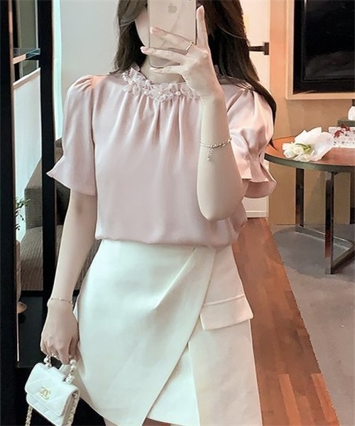 FREE STYLISTS（フリー スタイリスト）の「パールと立体花付け　フリルネックブラウス（シャツ/ブラウス・レディース・ホワイト/ライトグリーン/ピンク・S/L/M）」の14枚目の写真