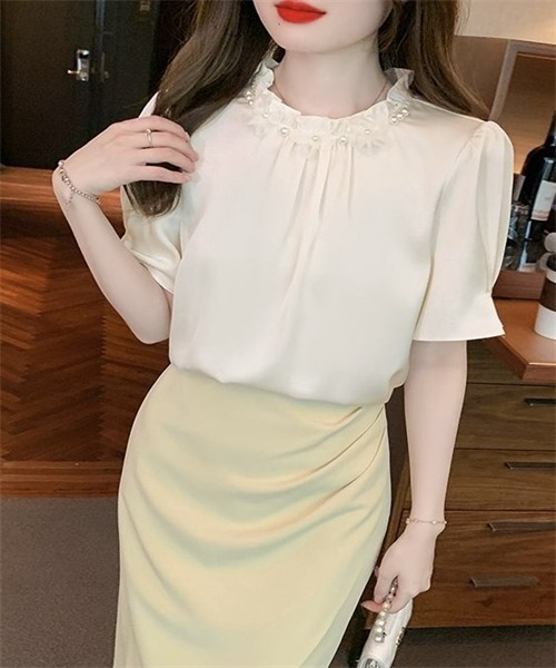 FREE STYLISTS（フリー スタイリスト）の「パールと立体花付け　フリルネックブラウス（シャツ/ブラウス・レディース・ホワイト/ライトグリーン/ピンク・S/L/M）」の6枚目の写真