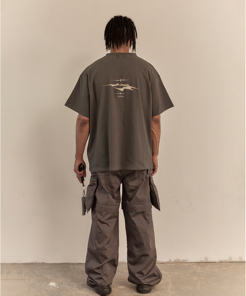 LIBERE(リベーレ)の「LIBERE リベーレ / LR LOGO T-SHIRT ロゴグラフィックプリントビッグシルエットTシャツ / 251214-251215-251216(Tシャツ/カットソー・メンズ・チャコール/ブラック/ホワイト・SMALL/LARGE/MEDIUM)」の15枚目の写真