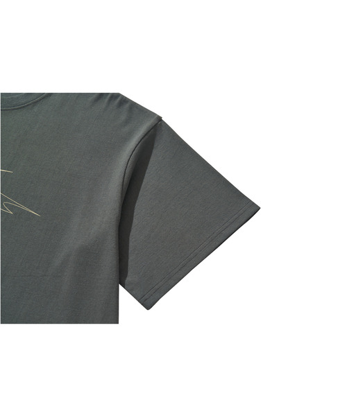 LIBERE(リベーレ)の「LIBERE リベーレ / LR LOGO T-SHIRT ロゴグラフィックプリントビッグシルエットTシャツ / 251214-251215-251216(Tシャツ/カットソー・メンズ・チャコール/ブラック/ホワイト・SMALL/LARGE/MEDIUM)」の9枚目の写真