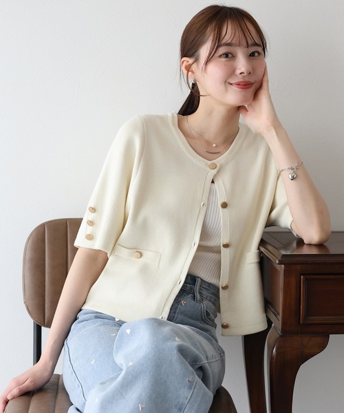 BLUEEAST（ブルーイースト）の「金ボタン半袖ニットジャケット（カーディガン/ボレロ・レディース・オフホワイト/アイボリー系/ネイビー系/ブラック/ピンクベージュ/ブラウン・MEDIUM）」の2枚目の写真