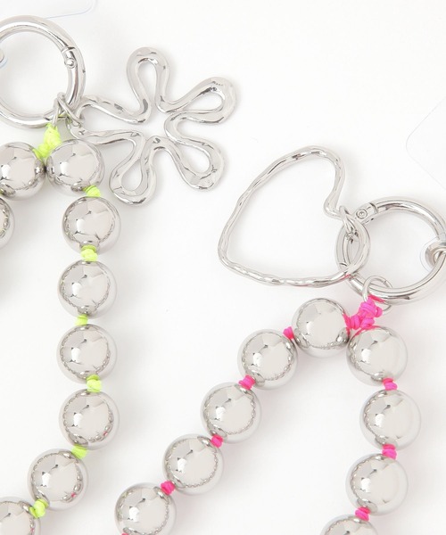 LEPSIM（レプシィム）の「ボールチャームハンドストラップ　328049（キーホルダー・レディース・イエロー/ブラック/ライトピンク・ONE SIZE）」の8枚目の写真