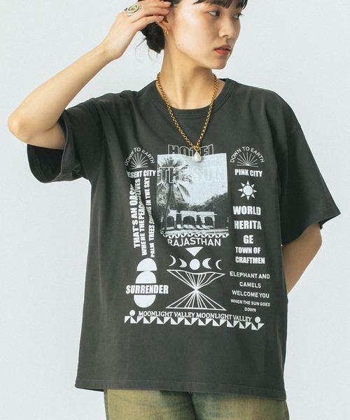 ROSE BUD(ローズバッド)の「(GENE HEAVENS)RAJASTHAN PHOTGRAPH TEE(Tシャツ/カットソー・レディース・ホワイト/ブラック・ONE SIZE)」の2枚目の写真