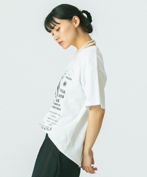 ROSE BUD(ローズバッド)の「(GENE HEAVENS)RAJASTHAN PHOTGRAPH TEE(Tシャツ/カットソー・レディース・ホワイト/ブラック・ONE SIZE)」の5枚目の写真