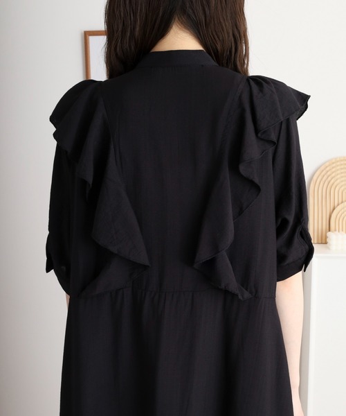 FUNALIVE(ファンアライブ)の「RONIIIIKスキッパーフリルワンピ(ワンピース・レディース・ホワイト/ブラック/マスタード・M)」の17枚目の写真