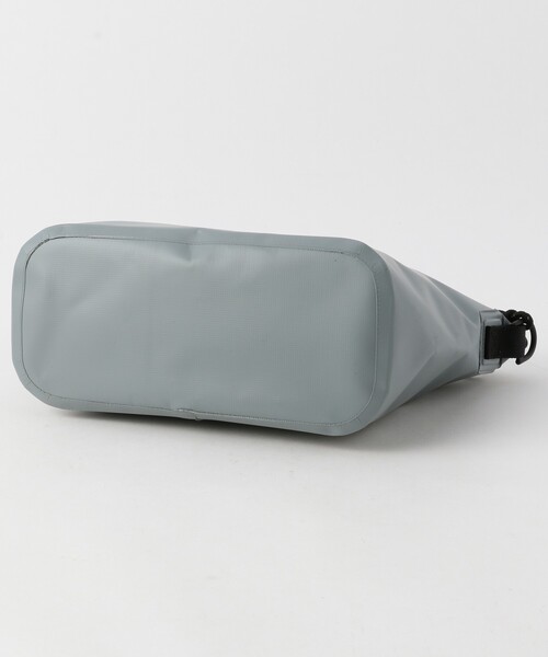 POLeR(ポーラー)の「POLeR/ポーラー HIGH&DRY PVC SACOCHE(ショルダーバッグ・メンズ・ベージュ/グレー・ONE SIZE)」の9枚目の写真