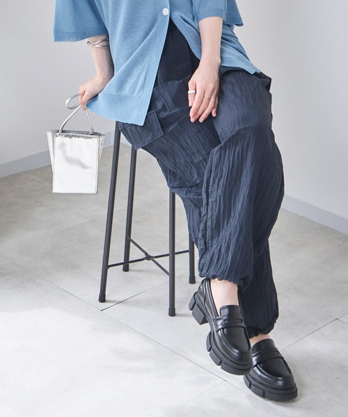 KATHARINE ROSS（キャサリンロス）の「【KATHARINE ROSS】ナイロンワッシャーカーゴパンツ（カーゴパンツ・レディース・ブラック/ブルーグレー・MEDIUM）」の2枚目の写真