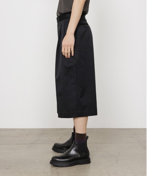 marka（マーカ）の「TWO TUCK CROPPED TROUSERS（スラックス・メンズ・ブラック/ベージュ・1/2）」の4枚目の写真