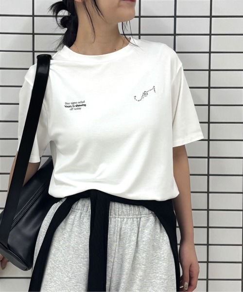 COLONY 2139(コロニートゥーワンスリーナイン)の「W刺繍星座Tシャツ(Tシャツ/カットソー・レディース・ホワイト/ブラック/カーキ・FREE)」の1枚目の写真