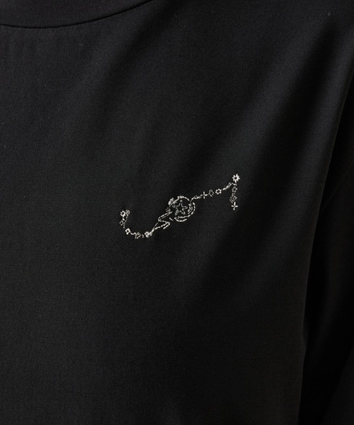 COLONY 2139(コロニートゥーワンスリーナイン)の「W刺繍星座Tシャツ(Tシャツ/カットソー・レディース・ホワイト/ブラック/カーキ・FREE)」の5枚目の写真