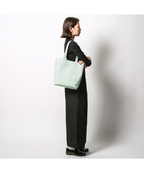 HIROKO HAYASHI(ヒロコハヤシ)の「OTTICA(オッティカ)トートバッグM(トートバッグ・レディース・グリーン・00)」の3枚目の写真