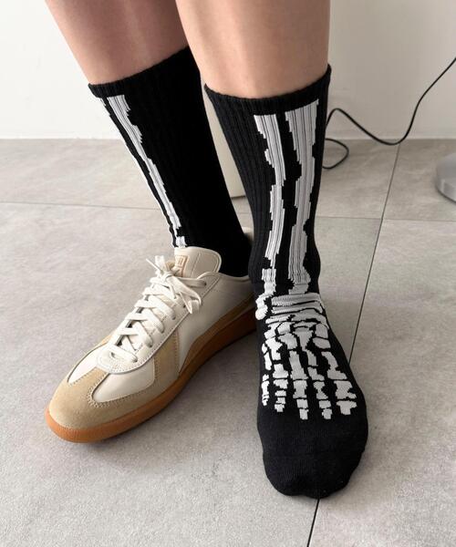 WEGO（ウィゴー）の「WEGO/ボーンデザインソックス（ソックス/靴下・メンズ・ブラック/ホワイト・25-27CM）」の2枚目の写真