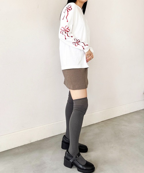Casselini（キャセリーニ）の「Casselini(キャセリーニ)メタリックリボンロンT（Tシャツ/カットソー・レディース・ベージュ/ホワイト/ブラック・SMALL）」の6枚目の写真