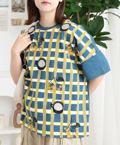 Emago(イマゴ)の「EMAGO チェックプリント刺繍T(Tシャツ/カットソー・レディース・ブラック/アイボリー/ネイビー・FREE)」の17枚目の写真