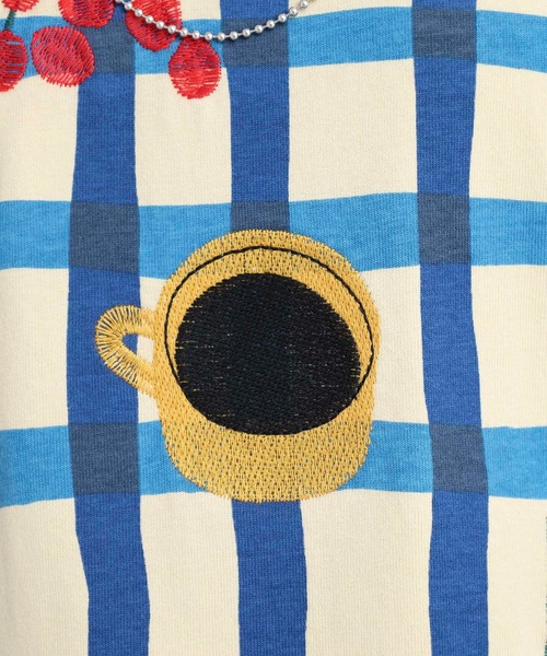 Emago(イマゴ)の「EMAGO チェックプリント刺繍T(Tシャツ/カットソー・レディース・ブラック/アイボリー/ネイビー・FREE)」の8枚目の写真